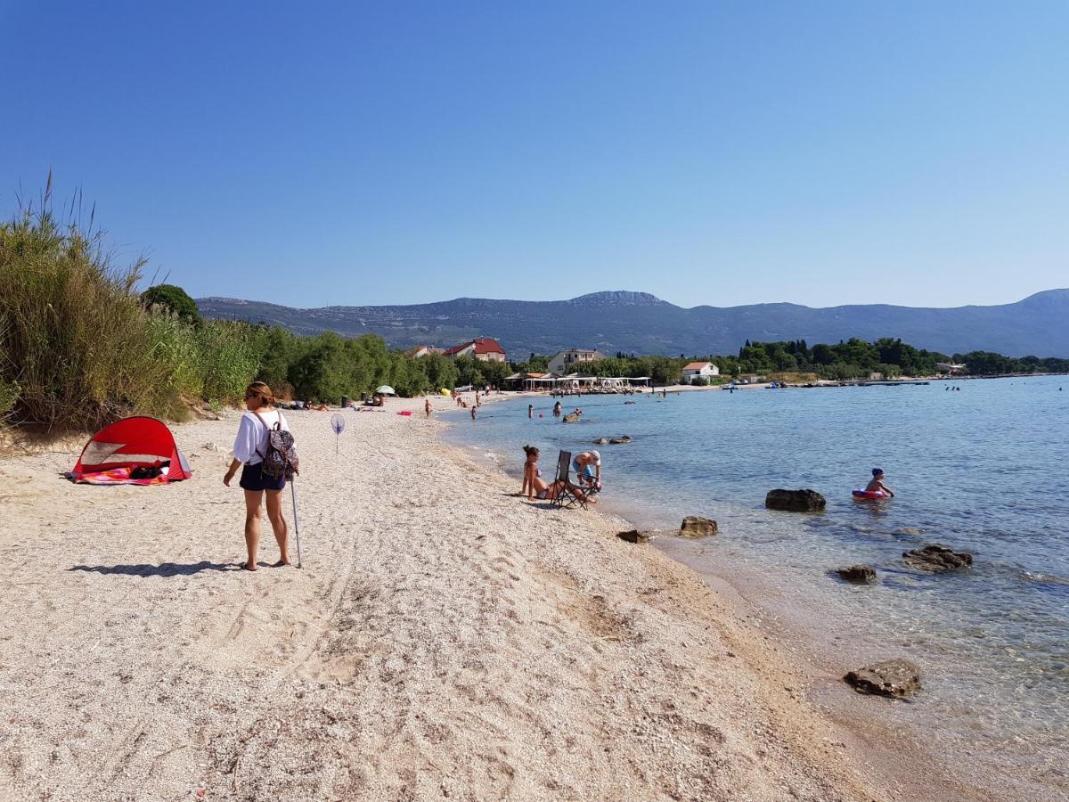Villa Fides With Private Pool, Garden And Sea View Kaštel Novi 外观 照片
