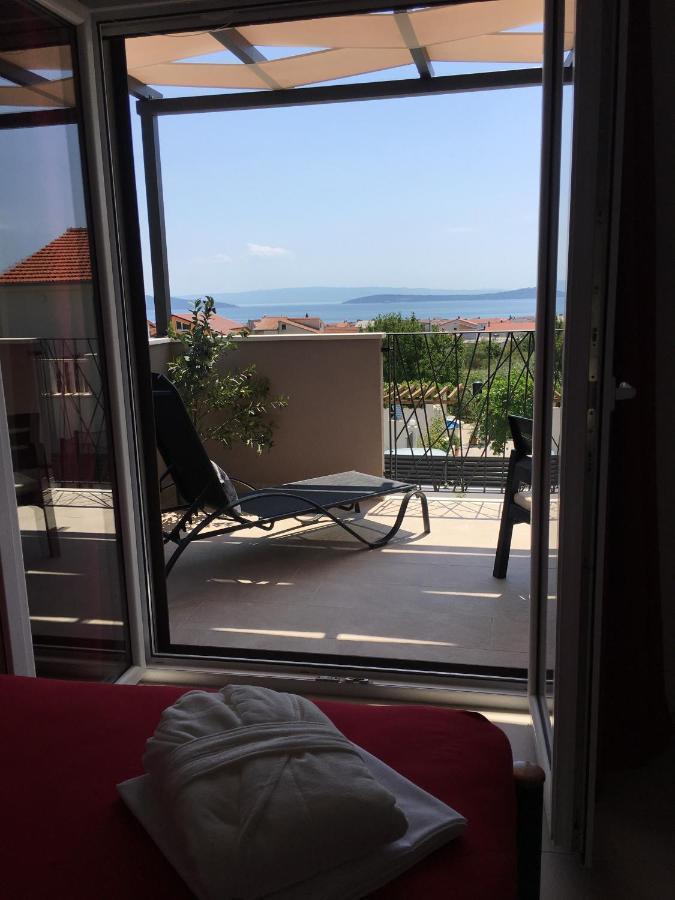 Villa Fides With Private Pool, Garden And Sea View Kaštel Novi 外观 照片