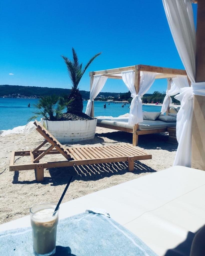 Villa Fides With Private Pool, Garden And Sea View Kaštel Novi 外观 照片