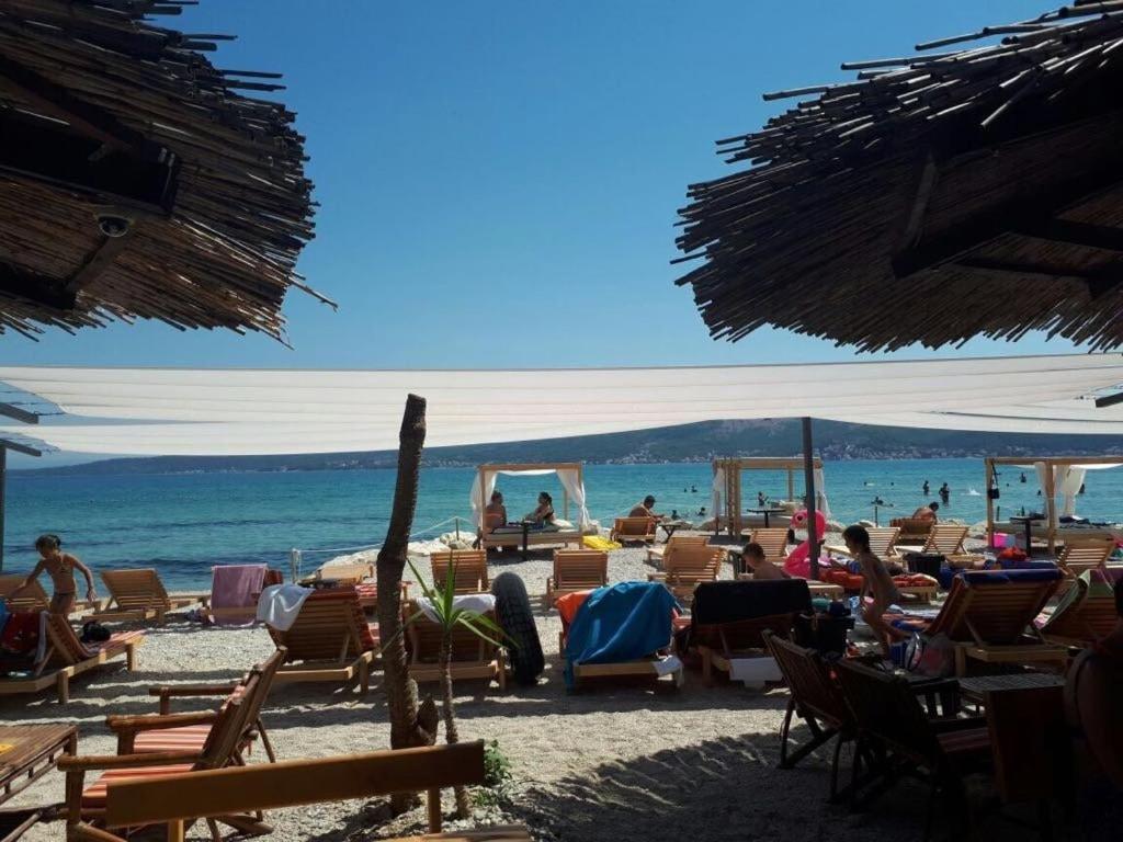 Villa Fides With Private Pool, Garden And Sea View Kaštel Novi 外观 照片