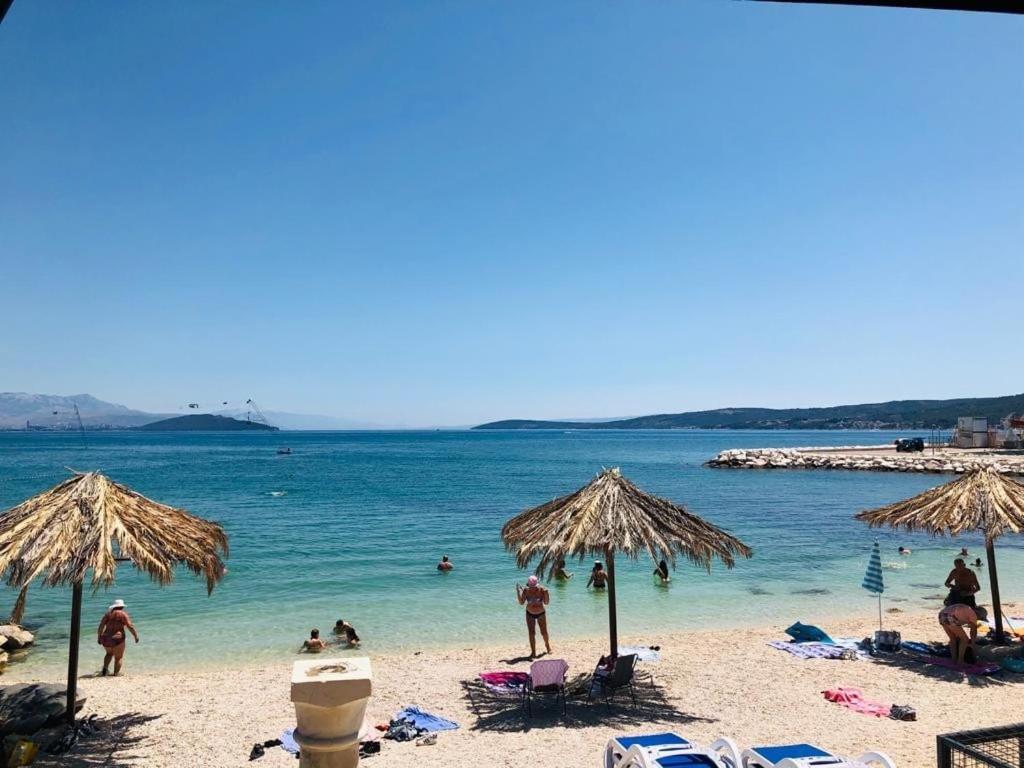 Villa Fides With Private Pool, Garden And Sea View Kaštel Novi 外观 照片